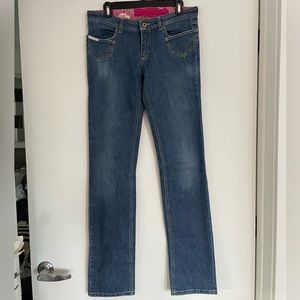 D&G Low Rise Jeans, straight fit, size 28.